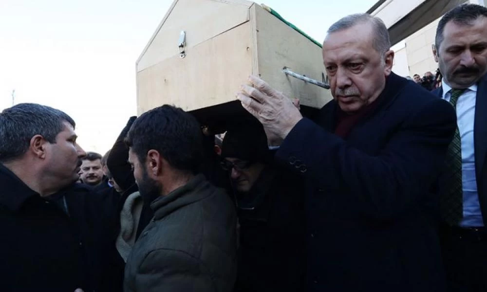 ''Καίει'' συνεχώς δολάρια ο Ερντογάν για να σώσει τη λίρα: Προ των πυλών το κραχ